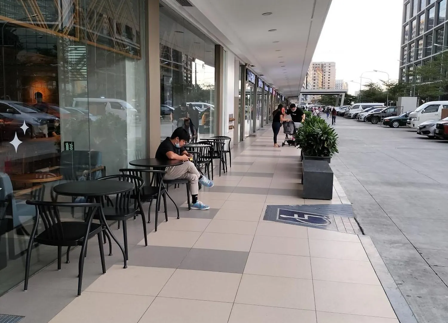 Aparthotel Comfy 19 Shore2 Residence Tower2 Pasay