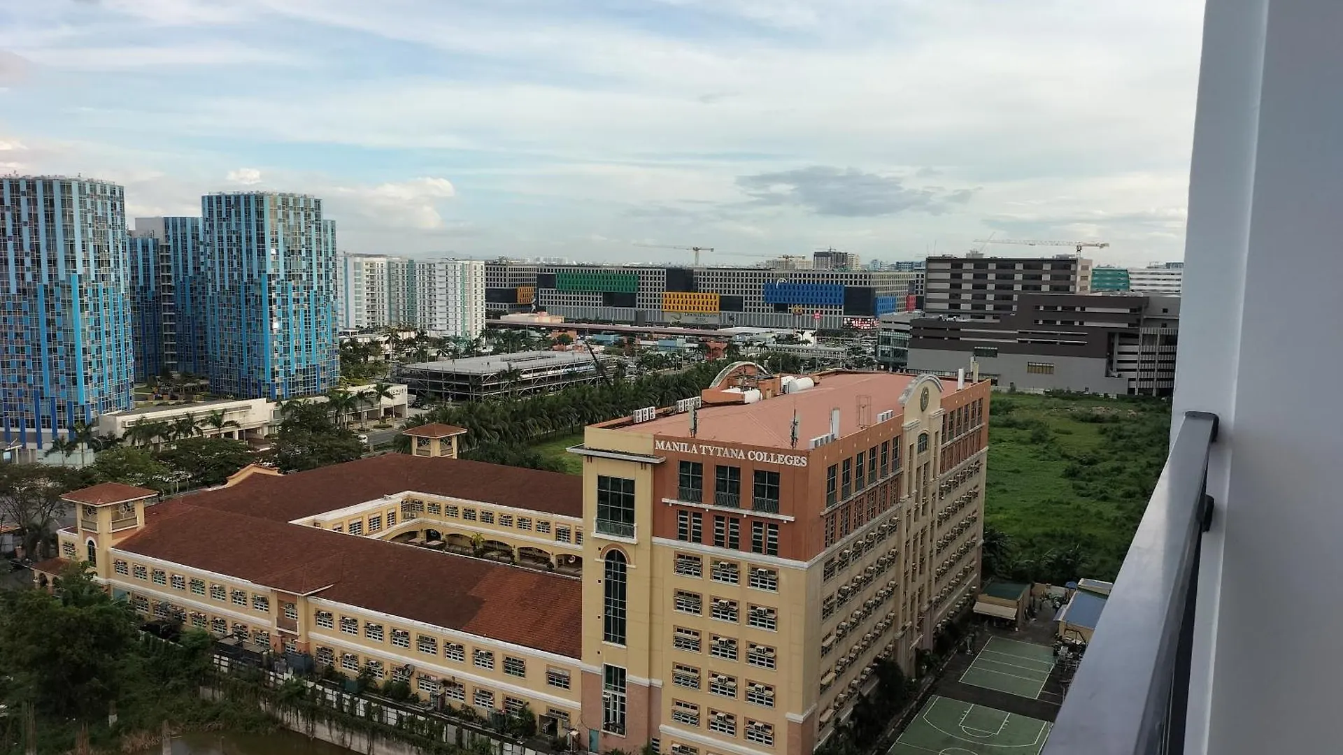 Comfy 19 Shore2 Residence Tower2 Pasay Aparthotel